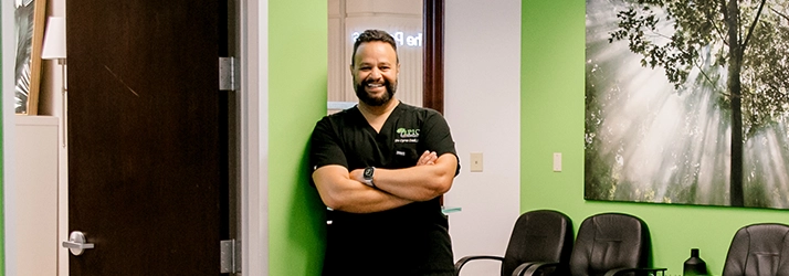 Chiropractor Cyrus Laali Welcoming You To Office